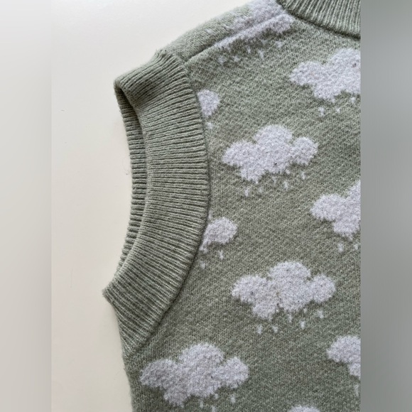 Rain Cloud Vest - Picture 6 of 10